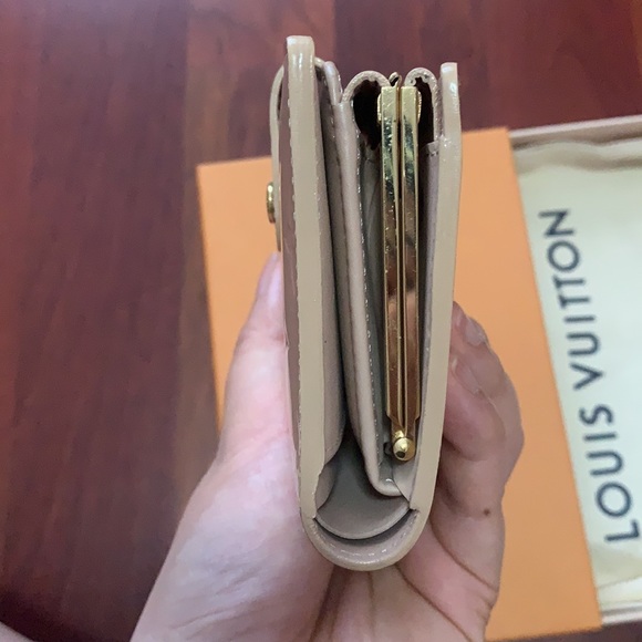 Louis Vuitton Vernis French Purse Wallet - Picture 8 of 9